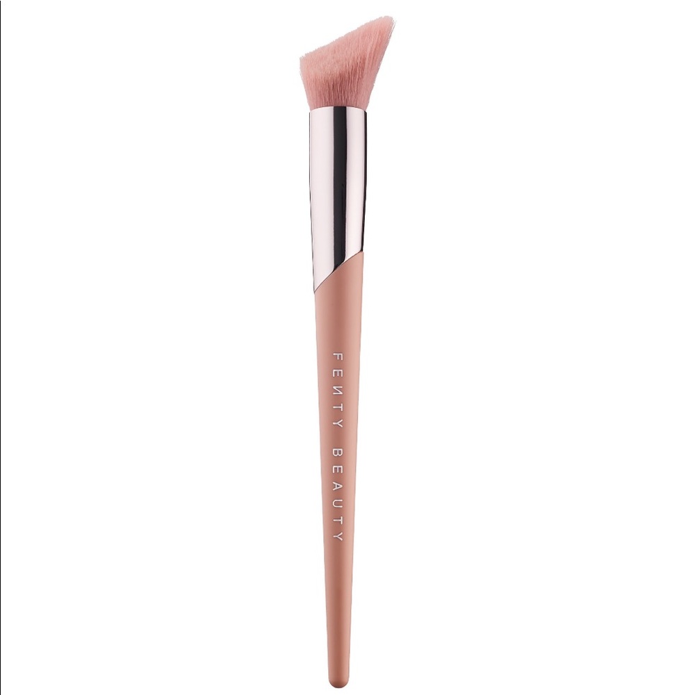 Fenty Beauty Highlighter Brush